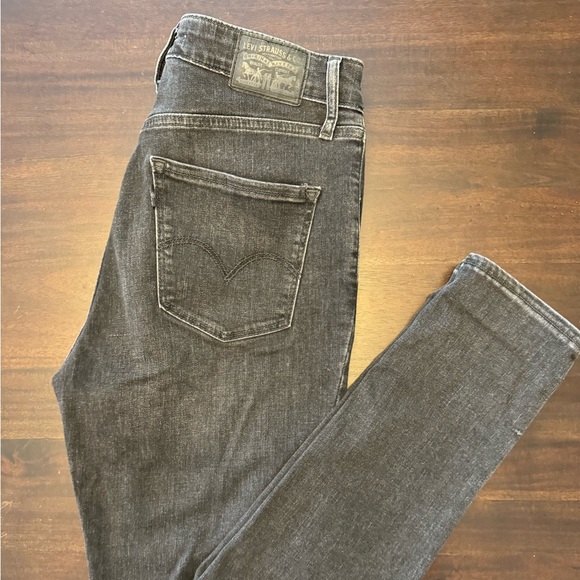 Levi’s 721 High Rise Skinny - Picture 3 of 3